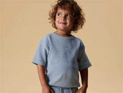 Lil Atelier t-shirt dusty blue med bådmotiv