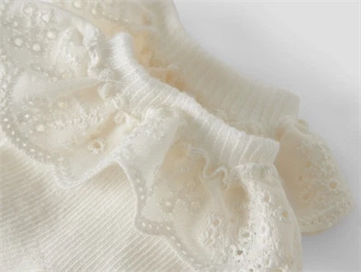 Lil\' Atelier strømper coconut milk med blondekant