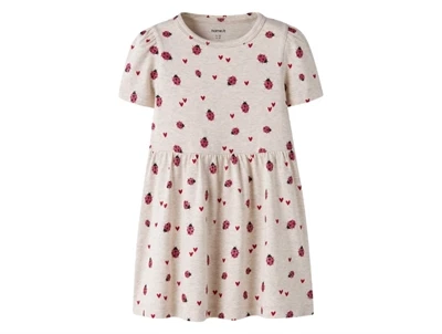 Name It kjole i råhvid nuance med mariehøneprint forfra