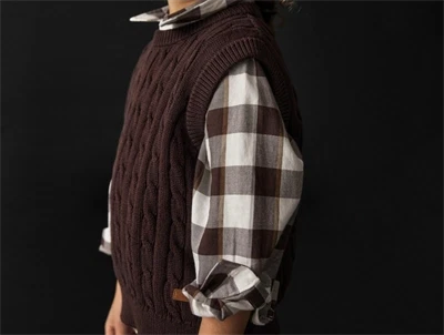 Name It strikvest chocolate plum med kabelstrik