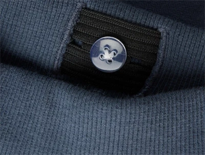 Detalje af justerbar talje på Name It sweatpants i mørkeblå