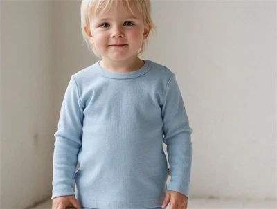 Joha uldbluse i blå med lange ærmer