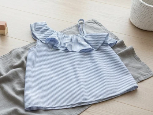 Kids ONLY cloud dancer/clear sky stribet one-shoulder top