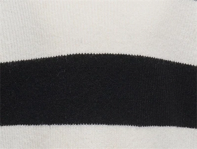 Kids ONLY striktrøje i cloud dancer med sorte striber detalje