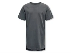sortgrå t-shirtkjole fra kids only med løs pasform og rund hals, set forfra