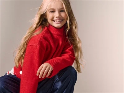 KIDS ONLY rød striktrøje med høj hals foran på barn