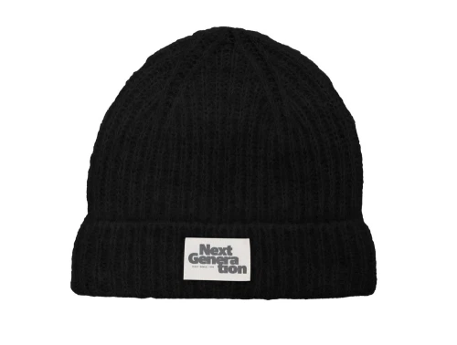 KIDS ONLY beanie i sort med ribstruktur og logo foran