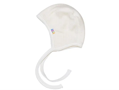 Joha babyhjelm i naturfarvet uld med bindebånd