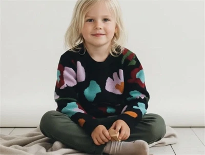 FUB sweater jacquard dark navy med blomster i merinould