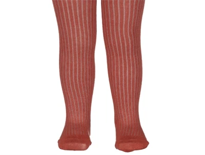 MarMar strømpebukser i gooseberry rose med ribstruktur båret