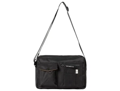 Cappa taske fra Mads Nørgaard i sort med flere rum og logo