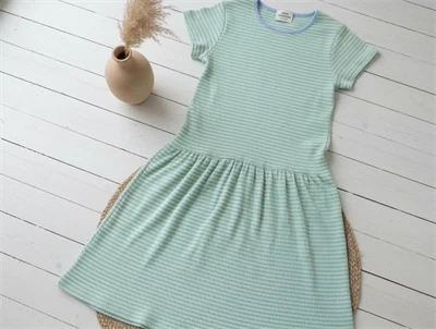 Mads Nørgaard kjole Daisina della robbia blue sunny lime