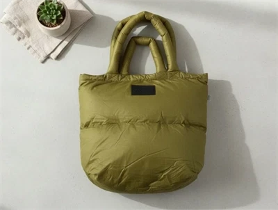 Mads Nørgaard taske fir green pillow (voksen)