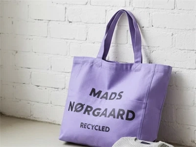 Mads Nørgaard mulepose weekend Altea paisley purple
