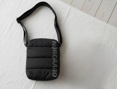 Mads Nørgaard black crossbody taske Fendor (voksen)