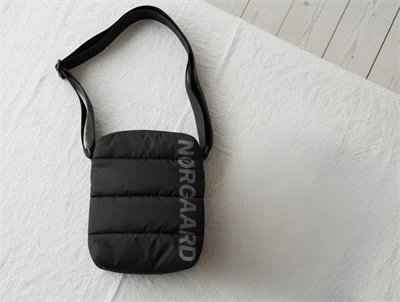 Mads Nørgaard black crossbody taske Fendor (voksen)