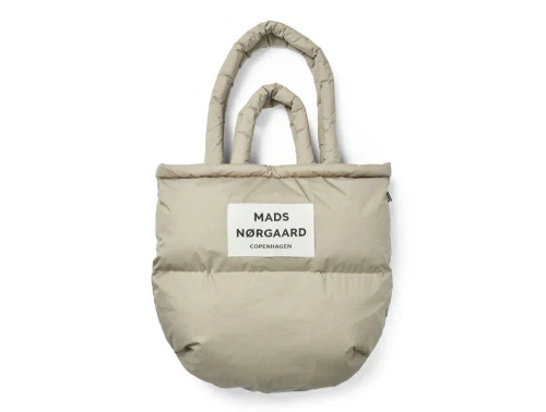 Mads Nørgaard taske i laurel oak med to sæt hanke