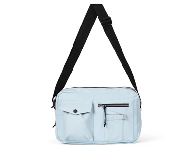 Mads Nørgaard Cappa taske ballad blue med sort justerbar skulderrem og flere udvendige lommer