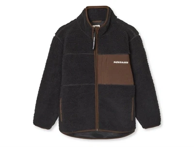 Mads Nørgaard fleecejakke i sort med brun brystlomme set forfra