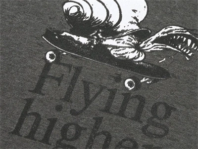 Mads Nørgaard mørkegrå sweatshirt snegl print nærbillede