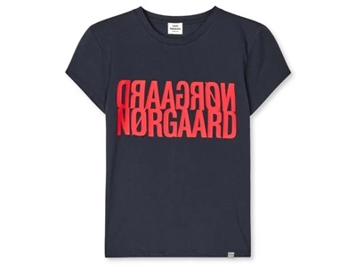 T-shirt i parisian night med spejlvendt logo fra Mads Nørgaard