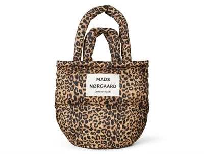 Leopardprintet taske fra Mads Nørgaard med korte og lange hanke