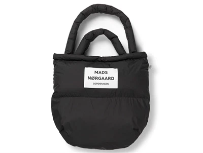 Sort taske fra Mads Nørgaard med korte og lange hanke