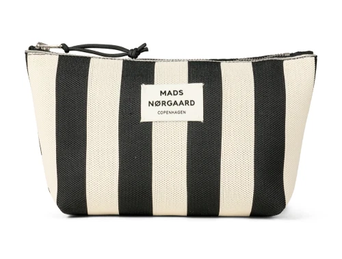 Mads Nørgaard make-up taske i sort med hvide striber og logo
