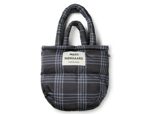 Mads Nørgaard polstret taske med tern i sort og hvid
