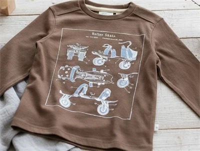 Wheat t-shirt walnut roller skates