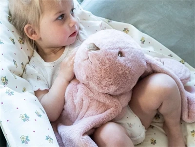 That\'s Mine Houston heavy teddy i rose sammen med barn