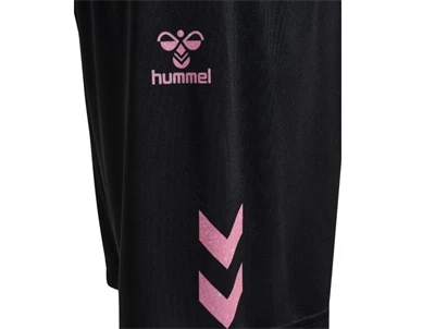 Hummel sportssæt i rosa med hummel logo og detaljer