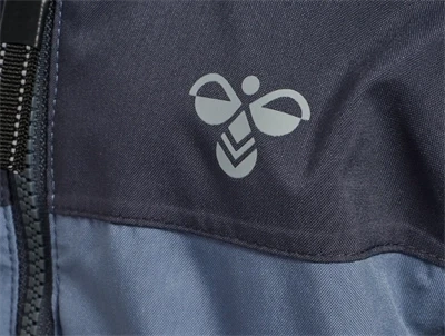 Hummel flyverdragt med logo detalje i blå nuance