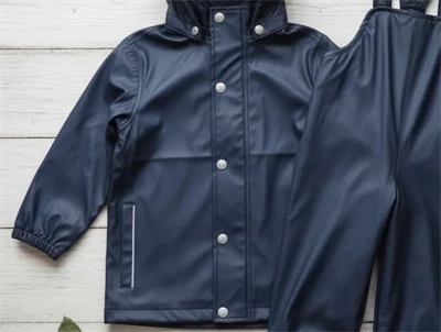 En Fant regntøj bukser og jakke blue night