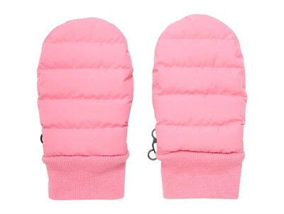 En Fant luffer i confetti med ribkant set forfra