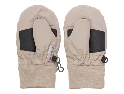 En Fant luffer i fungi med ribkant set bagfra