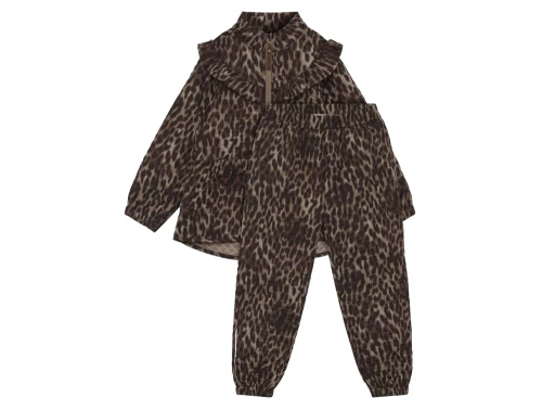 En Fant termosæt i brun nuance med leopardprint samlet sæt
