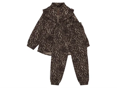 En Fant termosæt i brun nuance med leopardprint samlet sæt