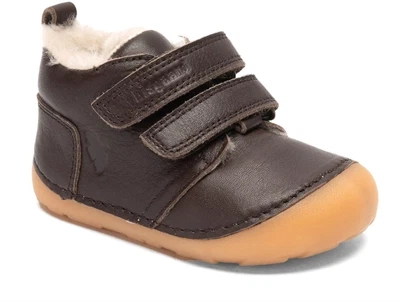 bisgaard Carter Lamb begyndersko dark brown set fra siden skråt