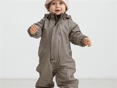 Barn iført MarMar Copenhagen regndragt brown stripe med fleecefor