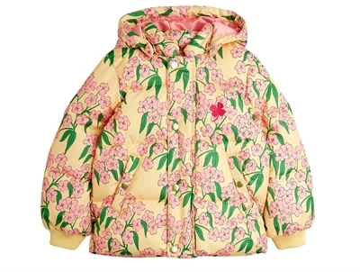 Mini Rodini pufferjakke i gul med blomsterprint set forfra