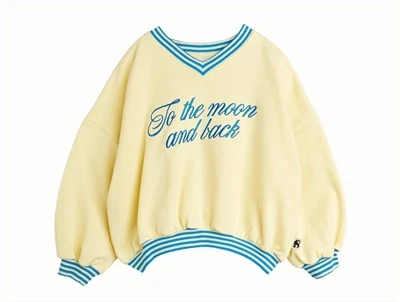 Mini Rodini sweatshirt i yellow med broderet to the moon  set forfra