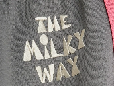 Mini Rodini sweatpants i grey med rainbow panel og Milky way tekst 