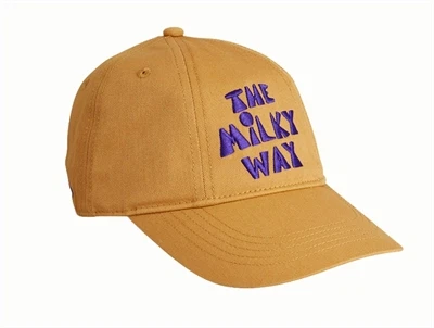 Mini Rodini kasket i beige med milky way broderi set forfra