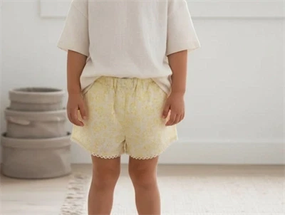 Wheat shorts Ina lemon flowers