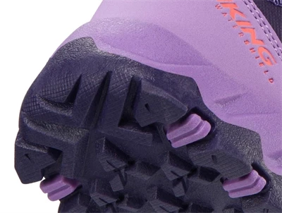Viking Track Mid WP overgangsstøvle aubergine lilac par set tæt på hælen