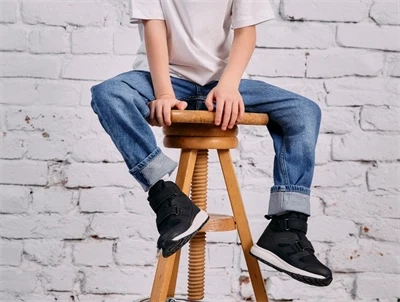 Viking Bouncy Mid WP overgangssko sort på barn