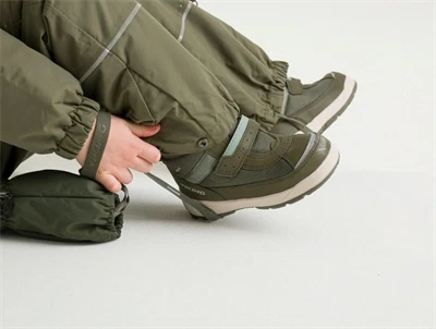 Viking Play Reflex Warm GTX vinterstøvle olive med refleks set på barn