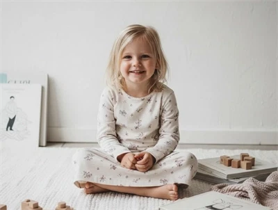 Wheat pale lilac flowers natkjole Iben