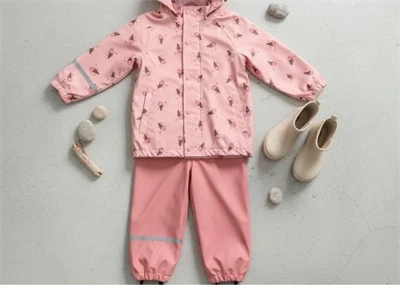 CeLaVi regnsæt peach blossom med blomster og refleksdetaljer